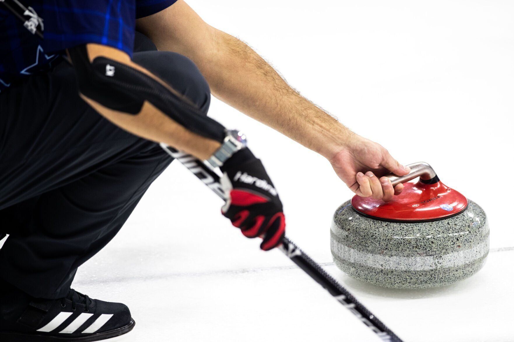 111721-owh-spo-curling-LS07.jpg